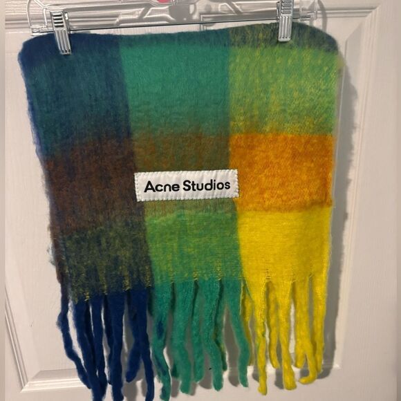 Acne studios scarf NWOT - Picture 2 of 4
